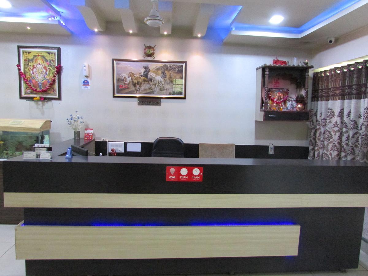 Hotel Neelkanth Residency ガンディーナガル エクステリア 写真