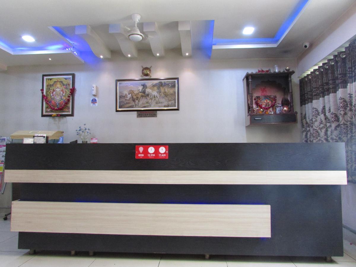 Hotel Neelkanth Residency ガンディーナガル エクステリア 写真