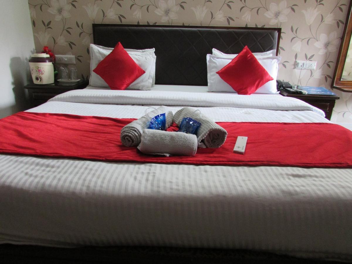 Hotel Neelkanth Residency ガンディーナガル エクステリア 写真